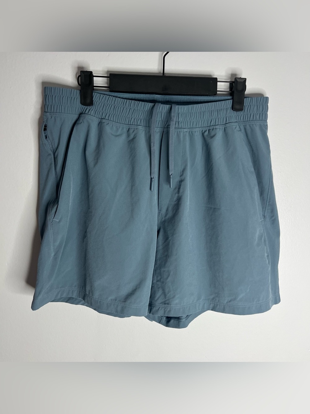 Lululemon Pace Breaker Shorts Linerless 5 Inch Inseam Mens Large Blue LM7BC2S